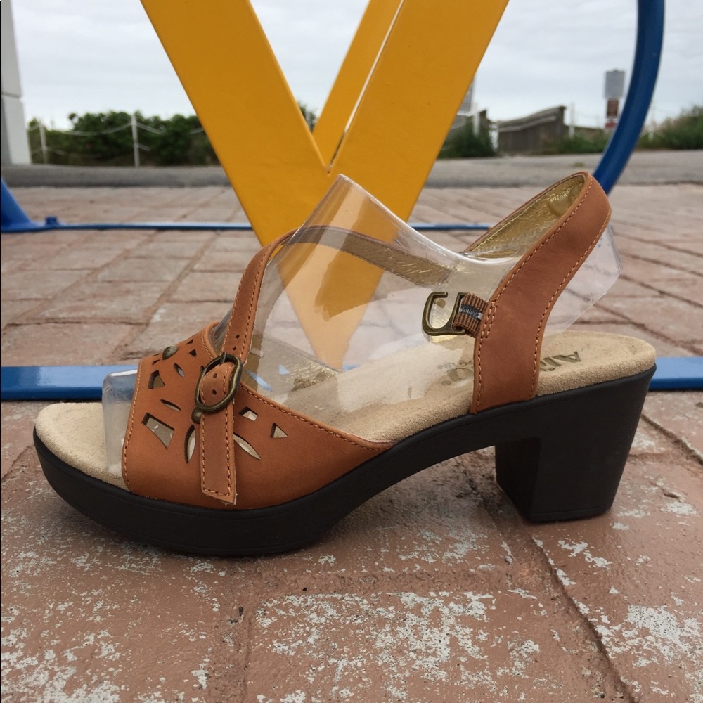 Summer time heels